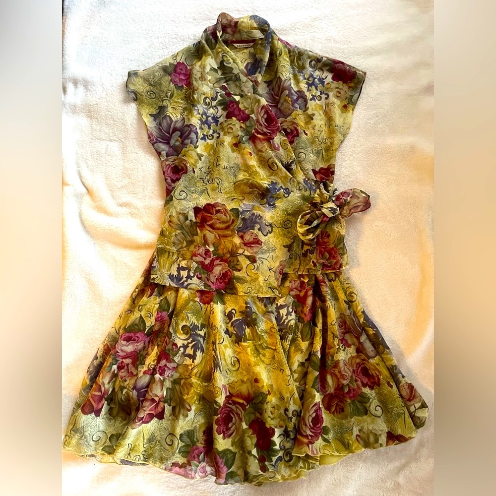 WORLD DEFACHE XS 2 piece dress for sale!